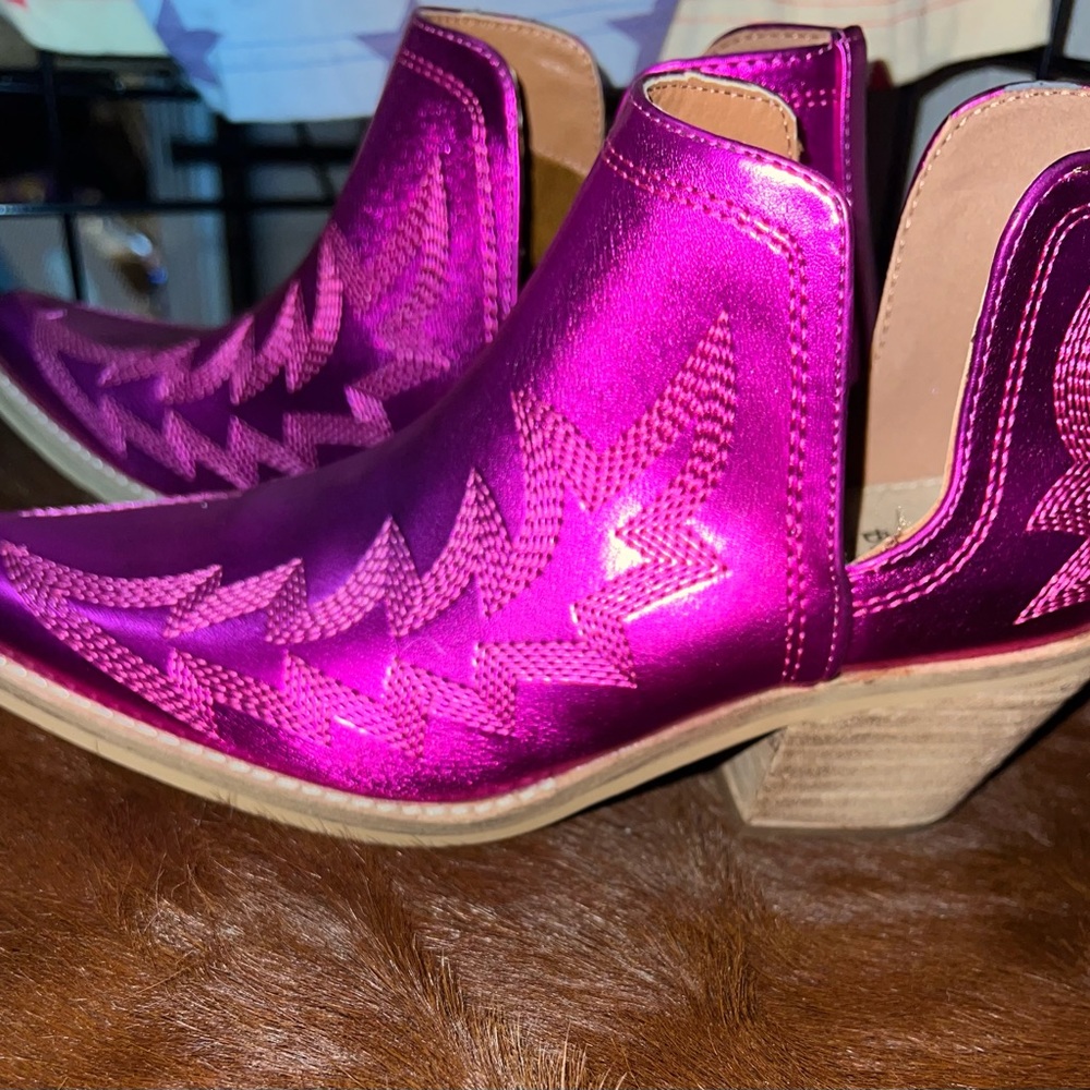 Amazing detail Hot Pink Metallic Cowgirl bootie🔥Nashville Texas Boots🤠Rodeo